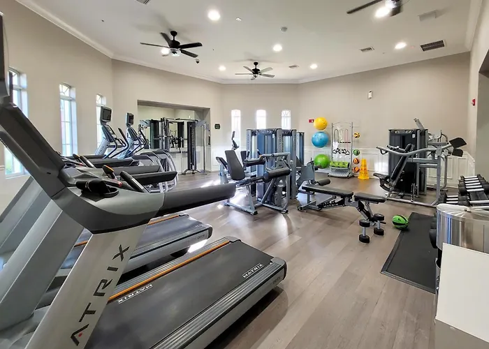 3Br 2Bath Condo Balcony 5Min Conv Center 1388Ft